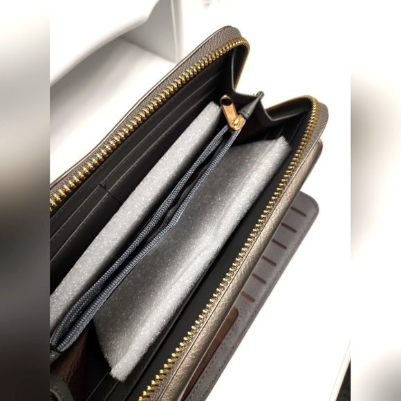 Pewter Wristlet Wallet Cardholder - Picture 3 of 8